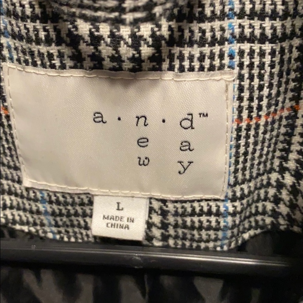 Jacket - Picture 2 of 3